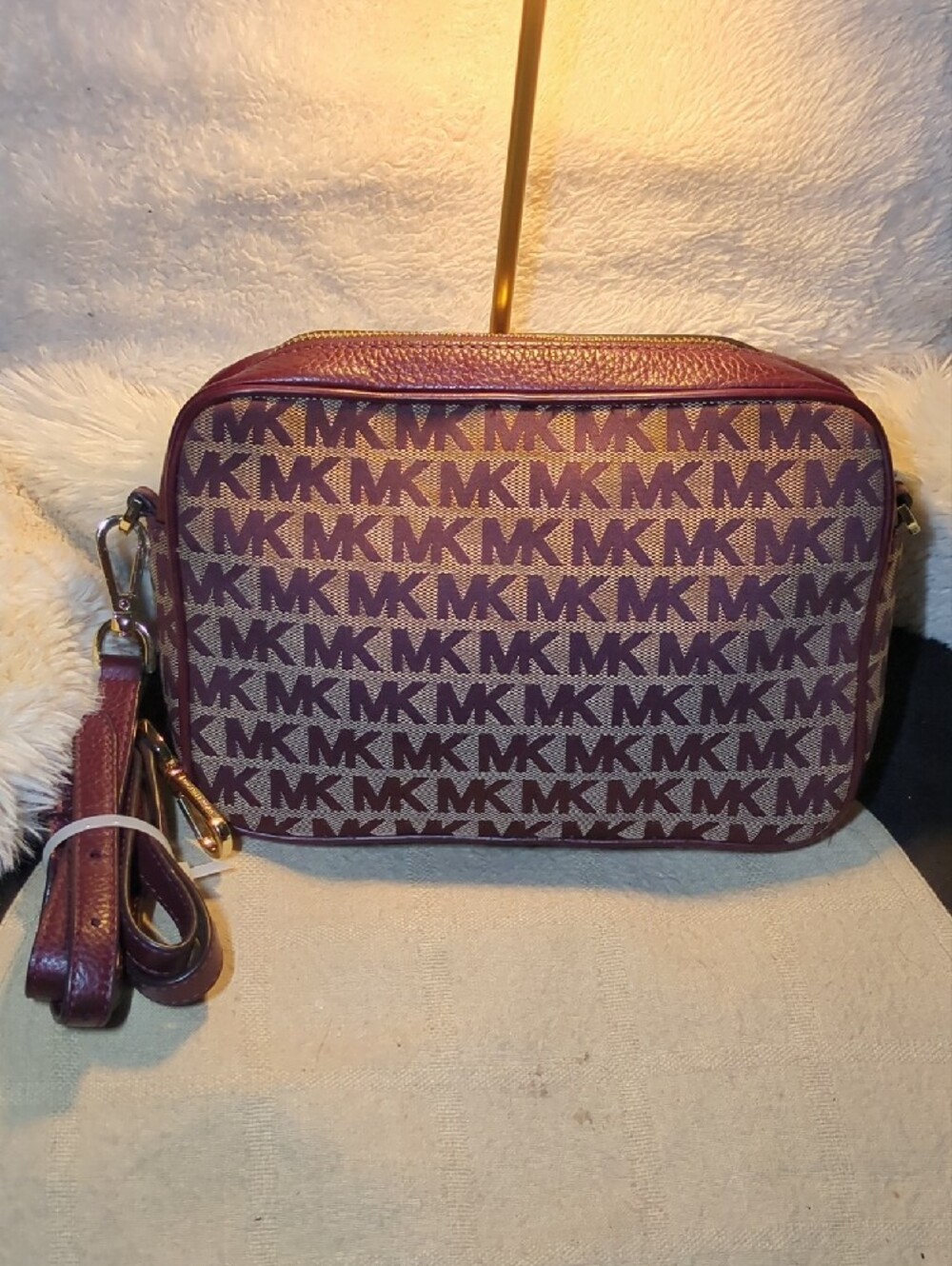 Michael Kors Plum MK Signature Crossbody with Center Stripe NOW ONLY $60 EUC - Picture 3 of 10